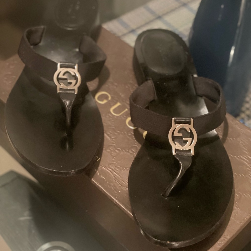 Gucci Interlocking G Thong Sandal Black Leather, women’s size 10